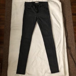 black stretchy uniqlo jeans